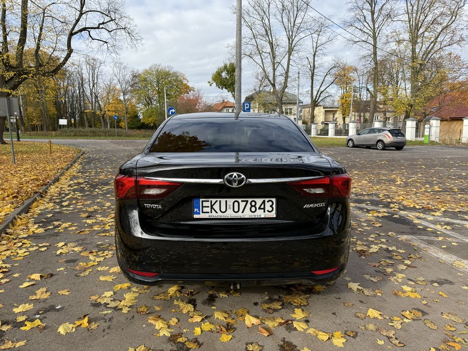 Sprzedam Toyotę Avensis 1.8 2015r.