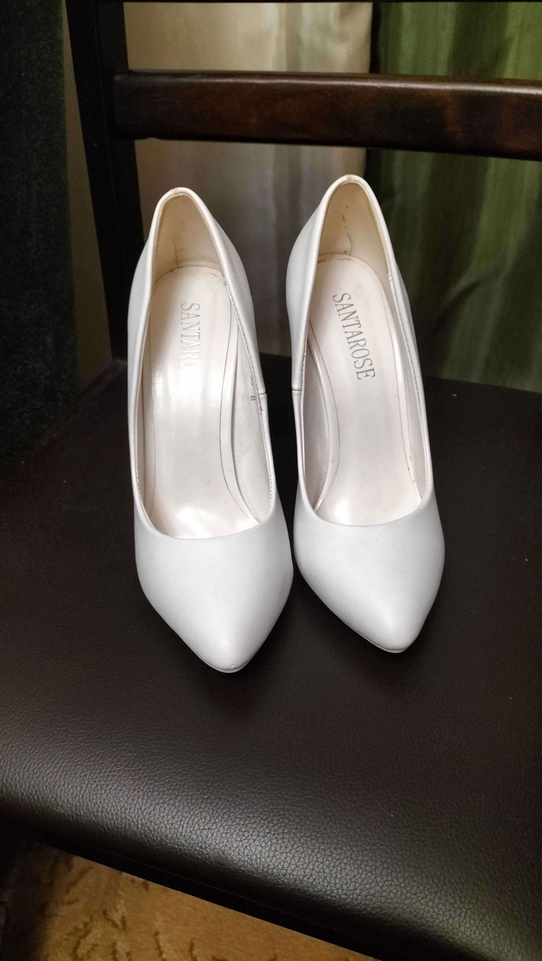 Свадебные туфли белые