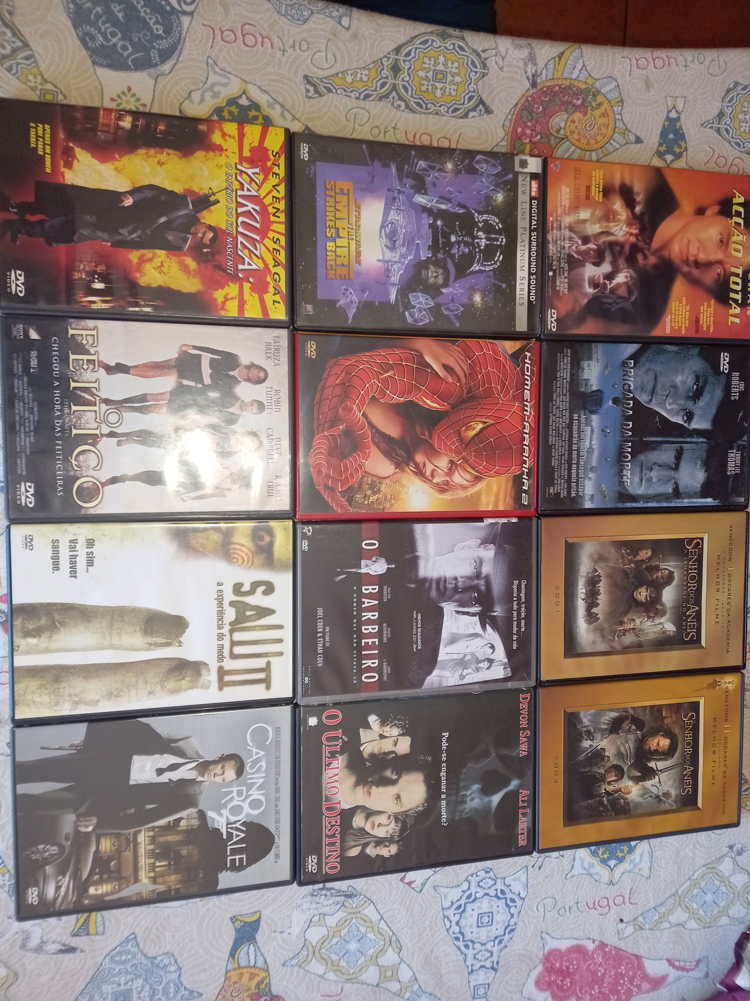 Vendo DVDs 3 euros cada na compra de 10 dvd 20