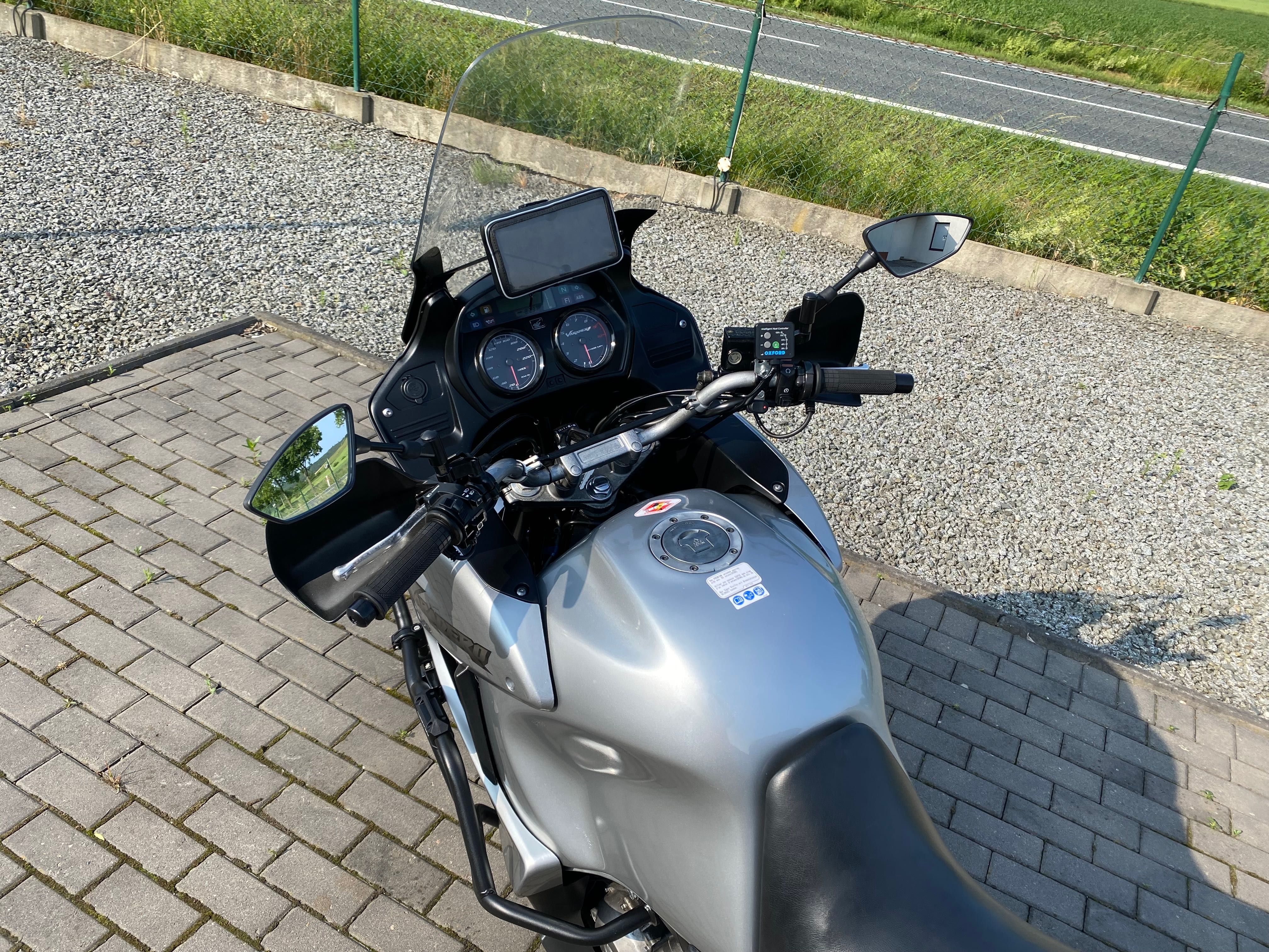 Honda varadero 1000 sd02 ABS nowe opony gmole manetki zadbany
