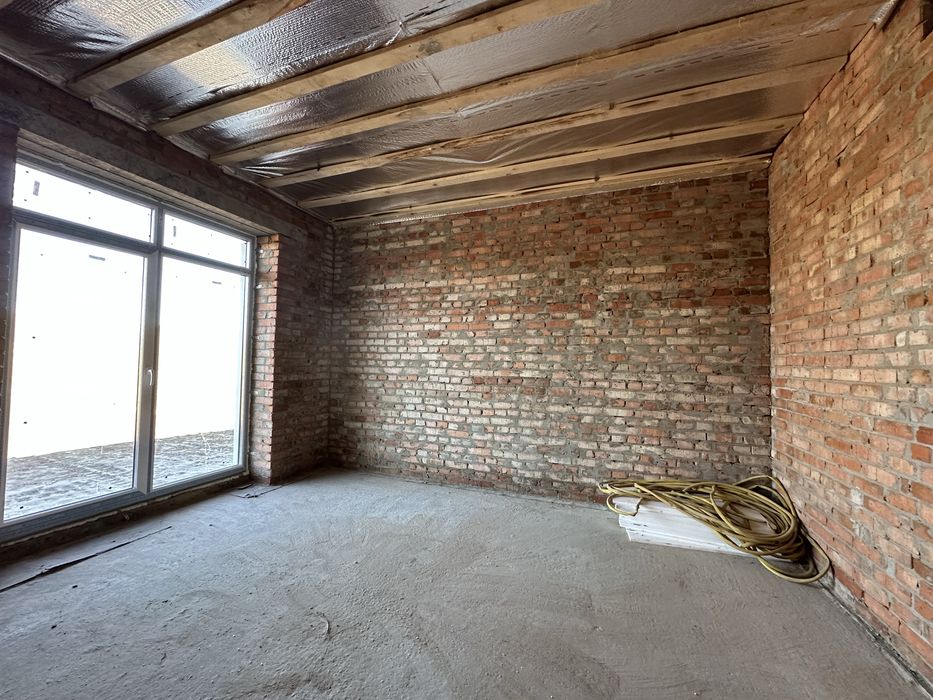 Продаж нового будинку біля школи Обарів