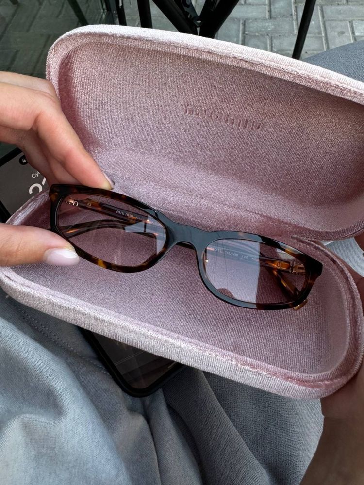 Продам оригінальні окуляри miu miu в ідеальному стані