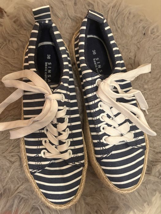 Tenisówki w paski 36