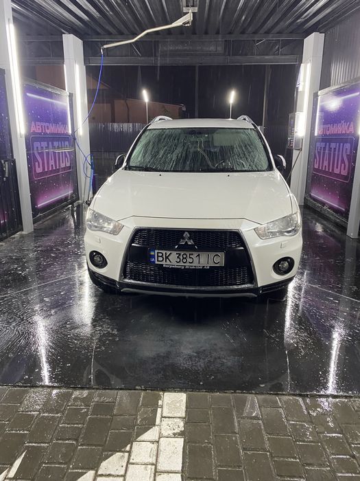 OUTIANDER XL 2010 2.2 автомат