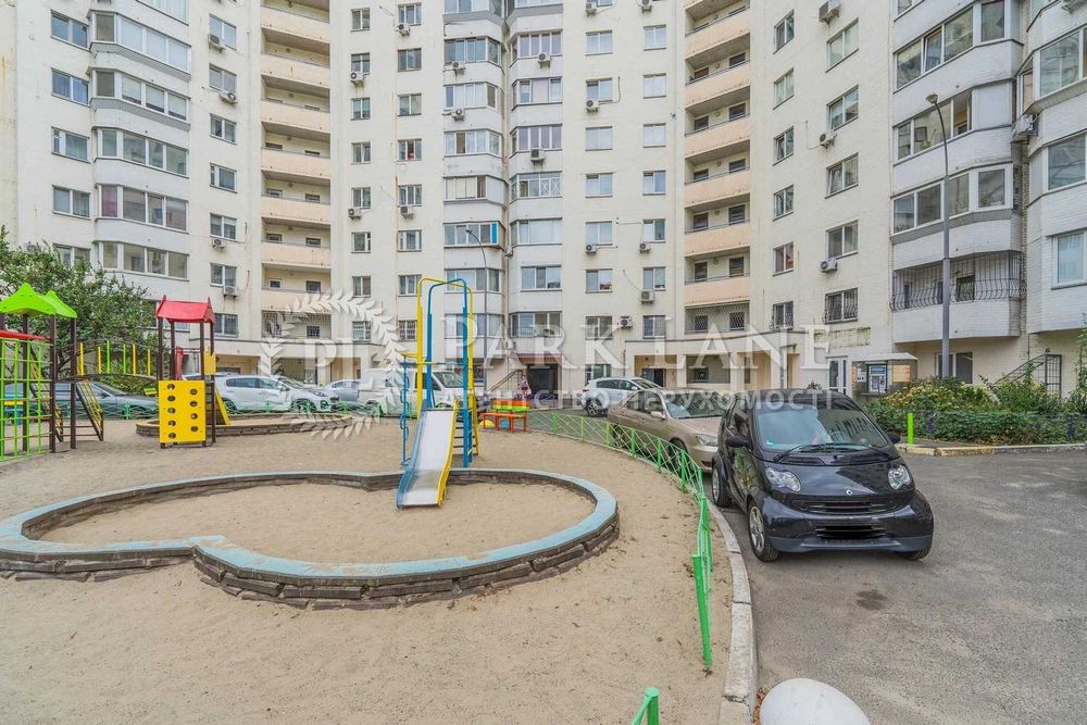 Оболонь Продаж 1к квартири з ремонтом 40 кв м Лук’яненка Левка 13а