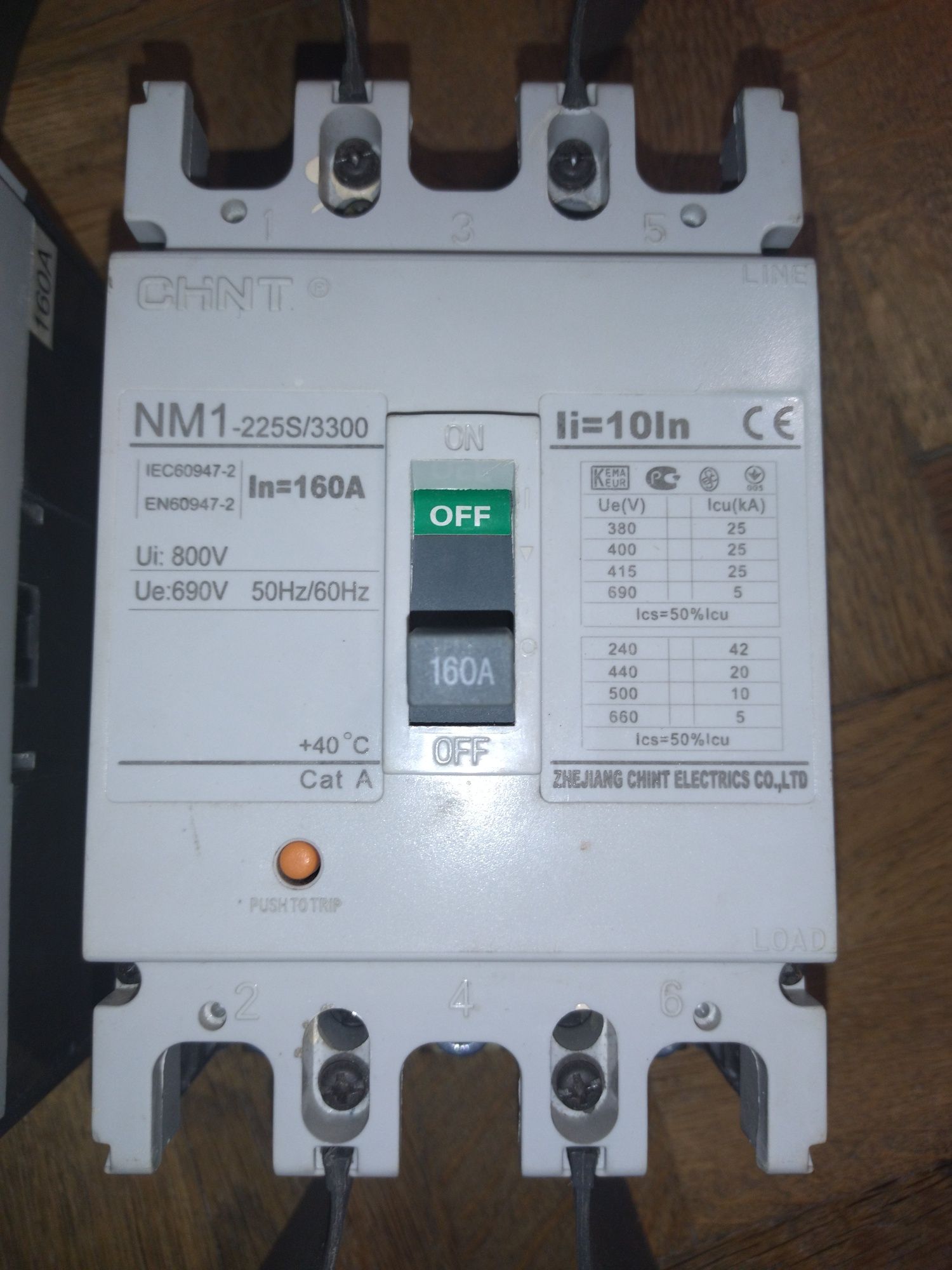Автоматичний вимикач 3p CHINT NM1-225S/3300  160A