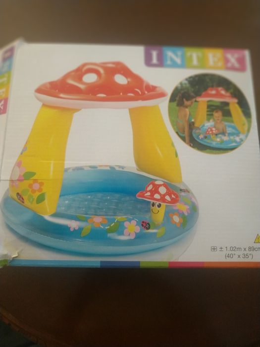 Надувной бассейн