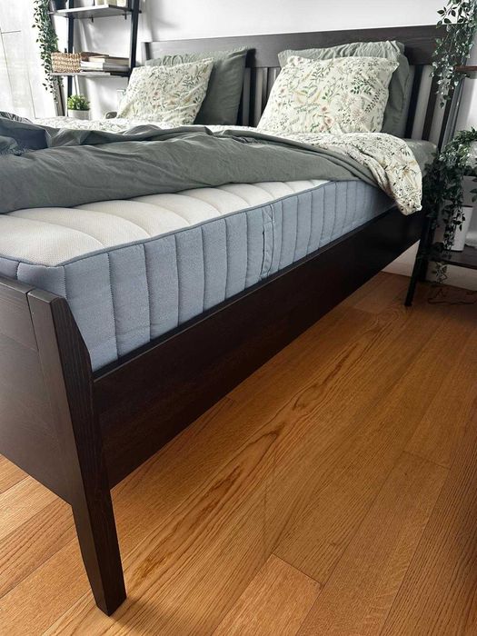 Cama casal 1:90 por 2 metros com colchão