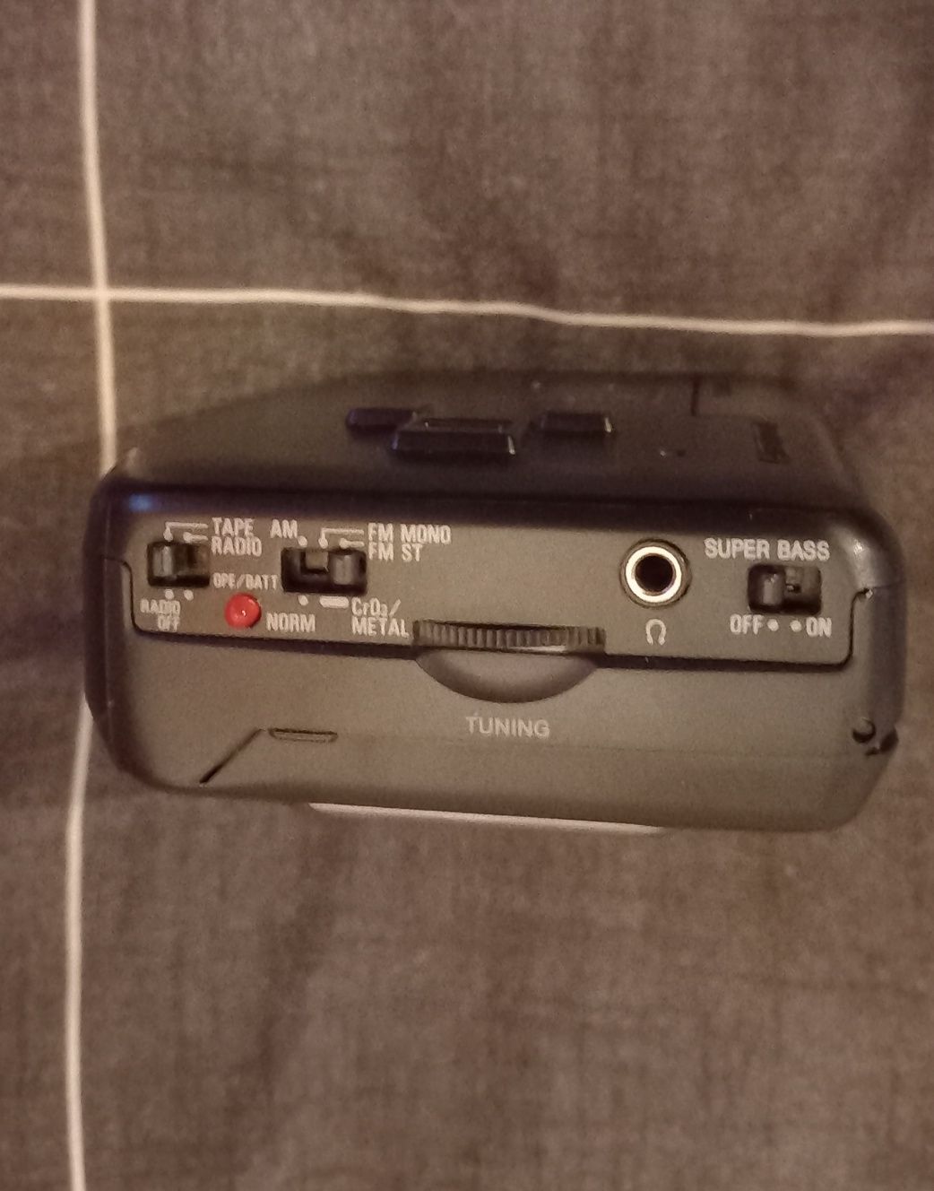 Walkman Aiwa TA123 com superbass e rádio