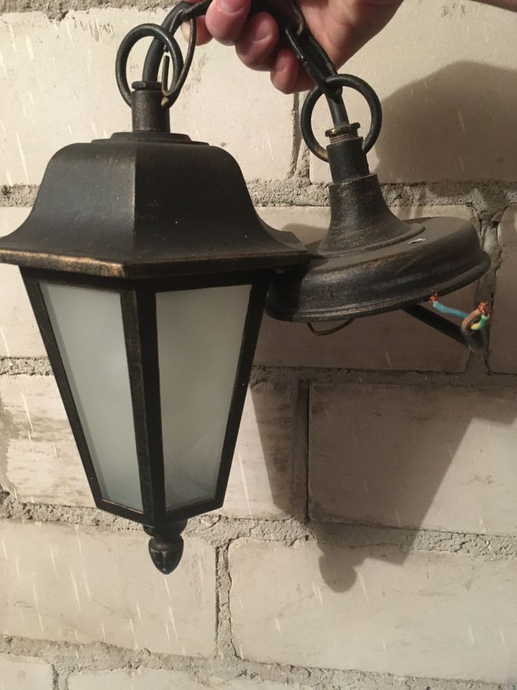 Lampa ogrodowa lub domu na ścianę