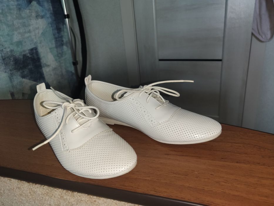 Білі туфлі кеди розмір 38