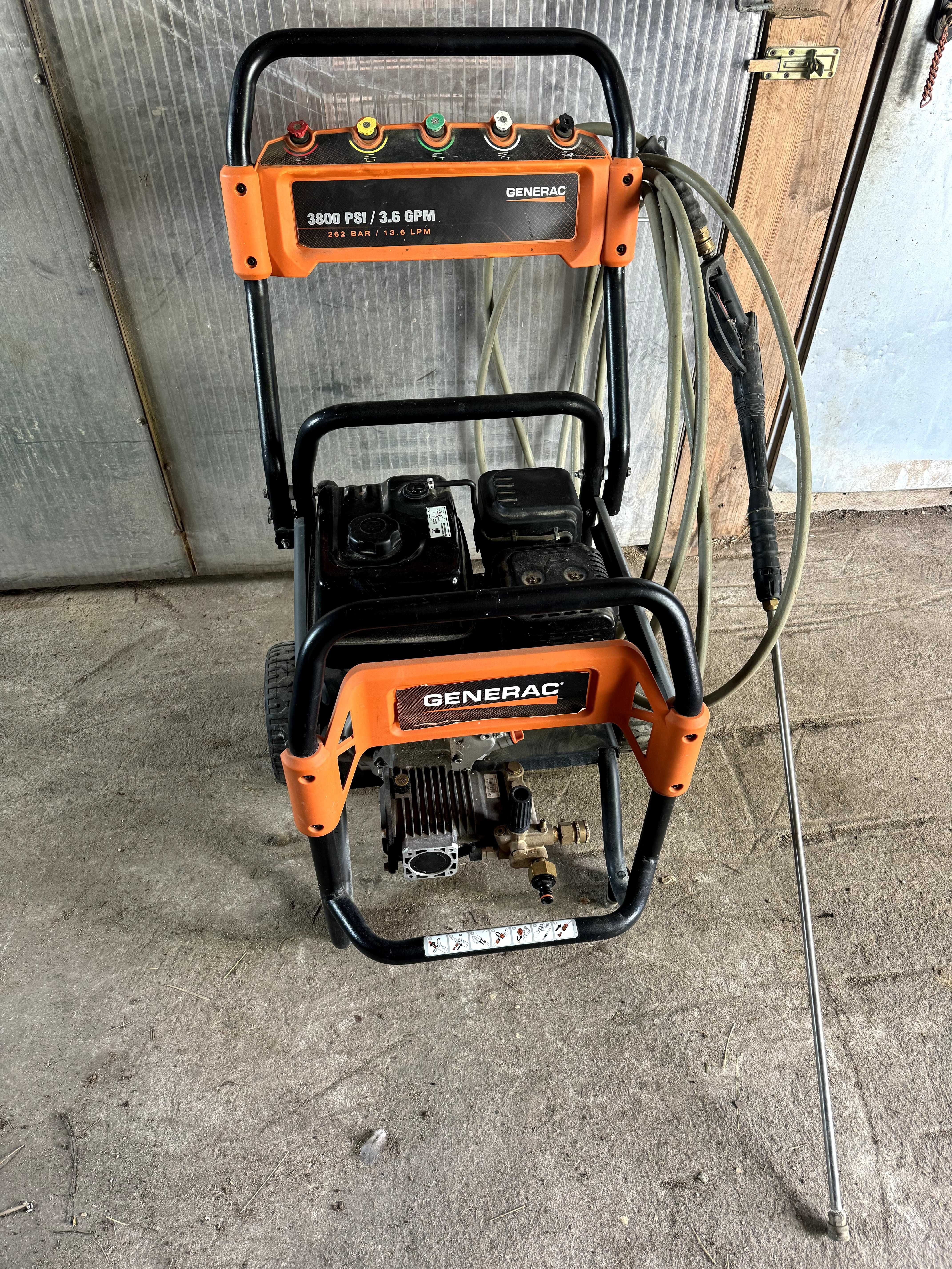 Myjka wodna GENERAC 3800 PSI / 3.6 GPM - 262 BAR / 13.6 LPM.