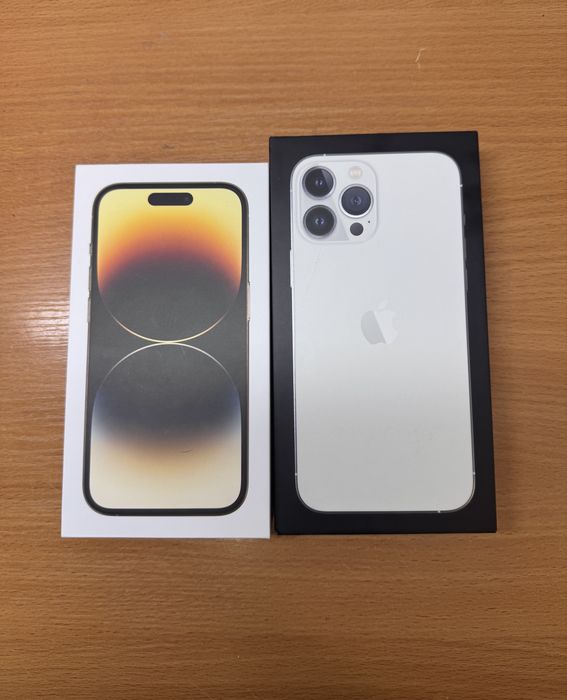 Orygnialne pudelka iPhone. Bardzo dobry stan. iPhone 11/12/13/14/15/16