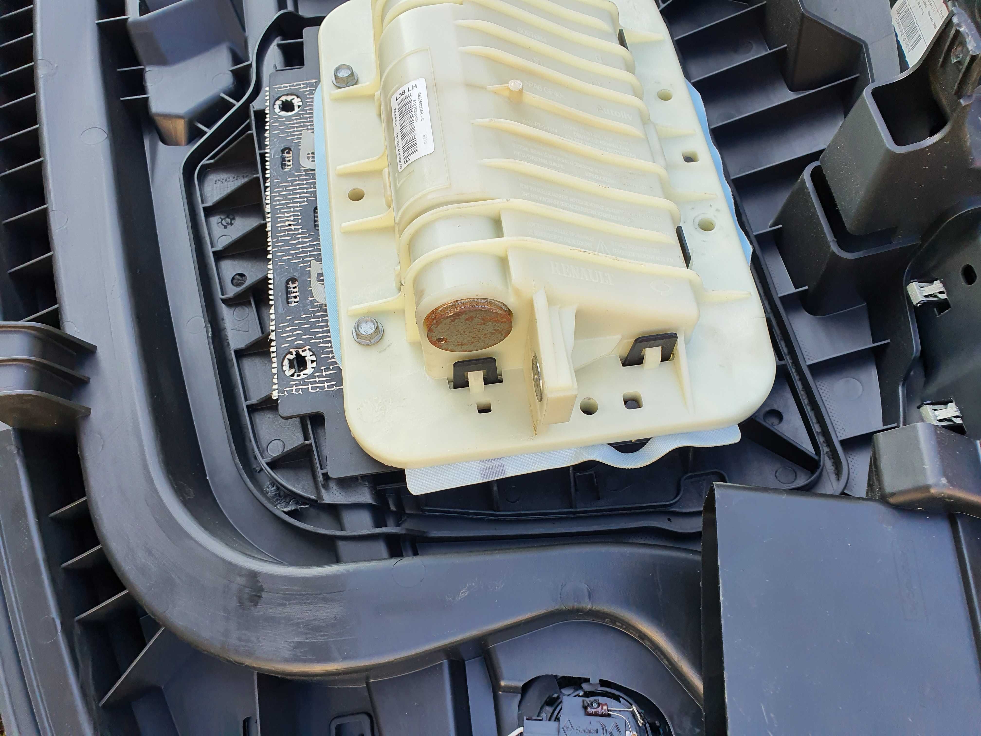 Deska rozdzielcza konsola kokpit Renault Fluence ORYGINAŁ!!!