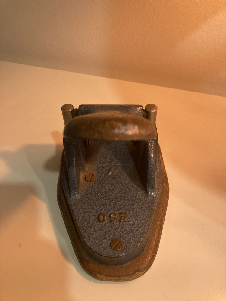 Furador antigo da marca ESO