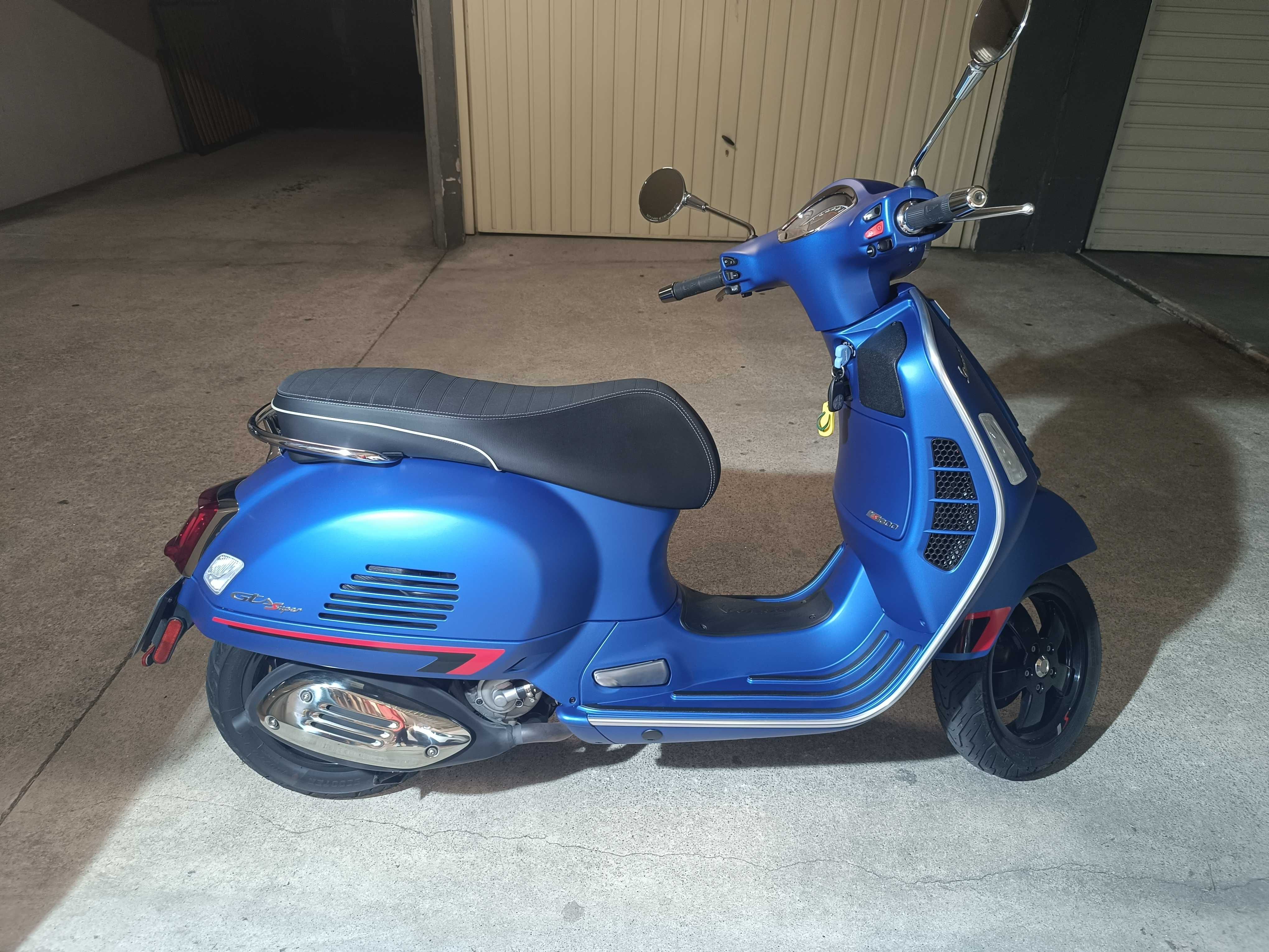 Vespa 300 GTS Super como nova