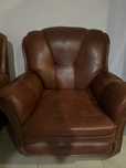 2 poltronas pele castanhas