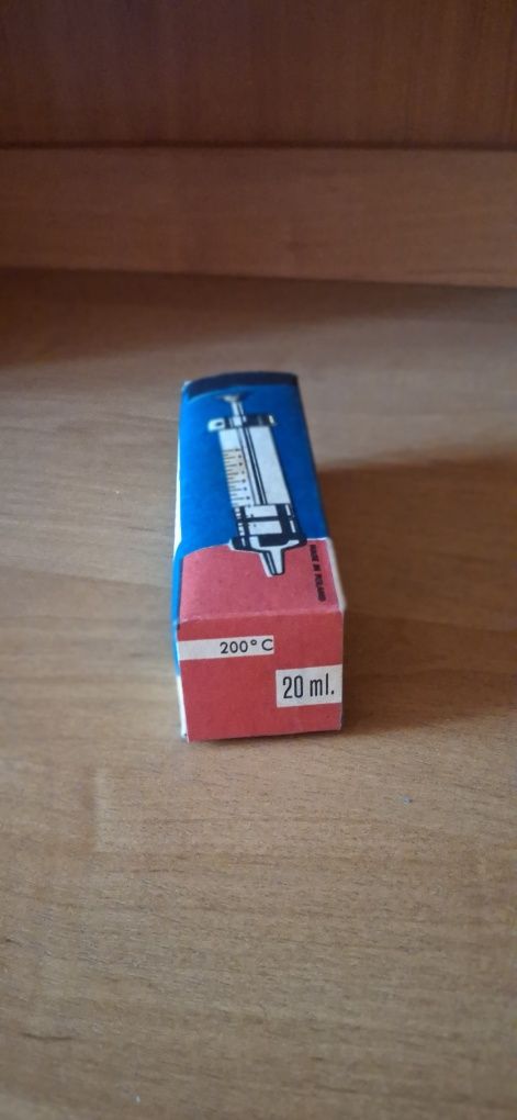 Strzykawki szklane prl