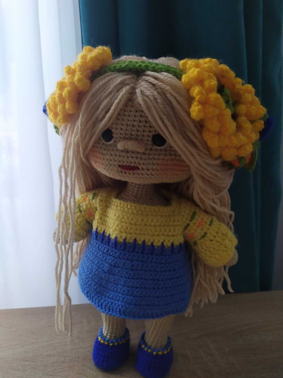 В’язана лялька україночка