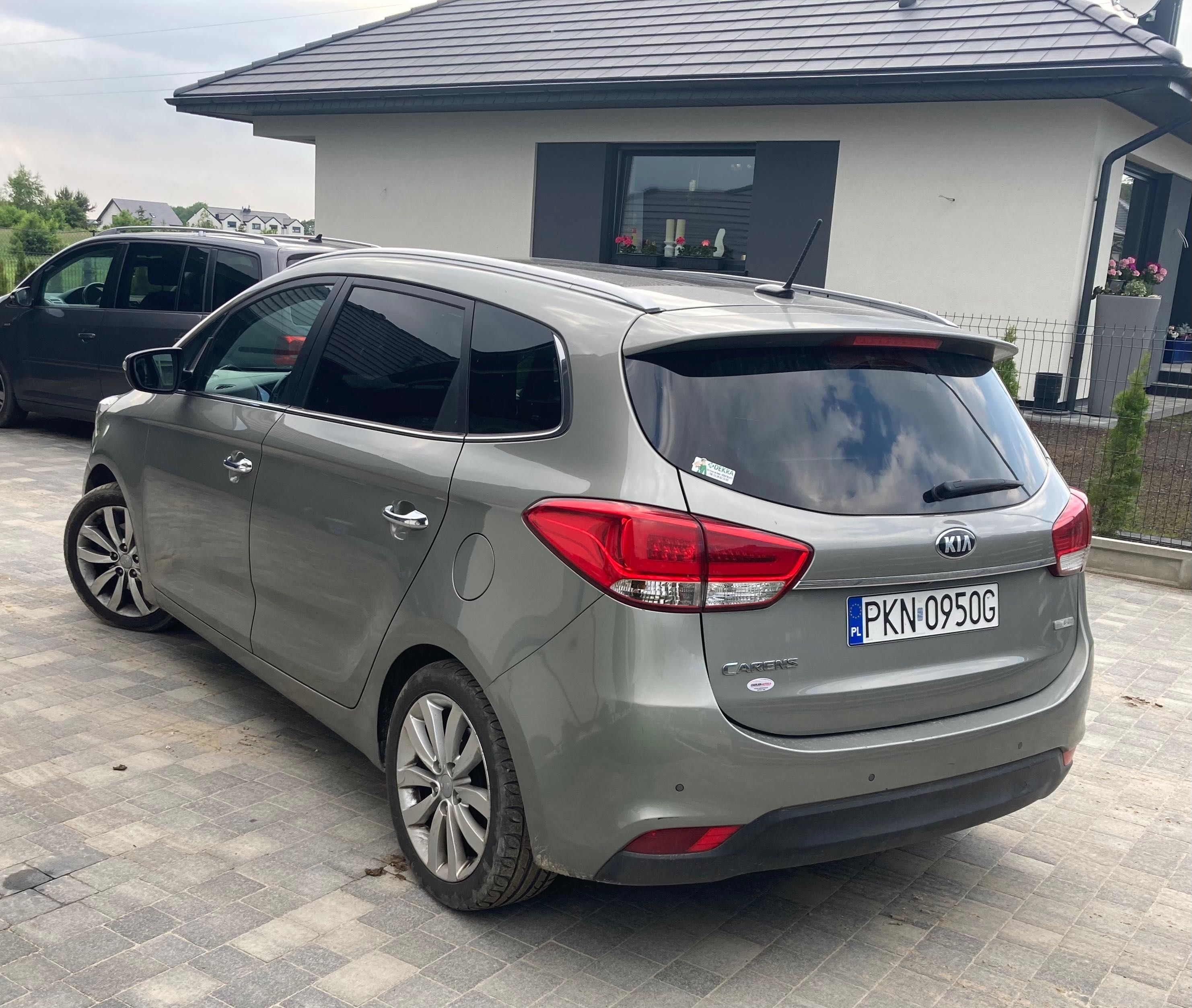 Kia carens Full opcja szklany dach 2xPDC //kamera cofania