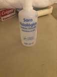 frasco de soro fisiologico