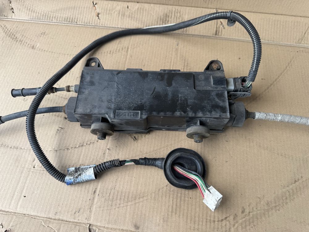 Hamulec ręczny elektryczny Renault Laguna III
