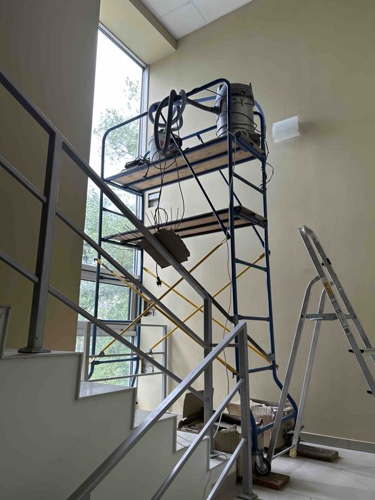 Покраска стен, шпаклевка стен, малярные работи, маляр, поклейка обоев.