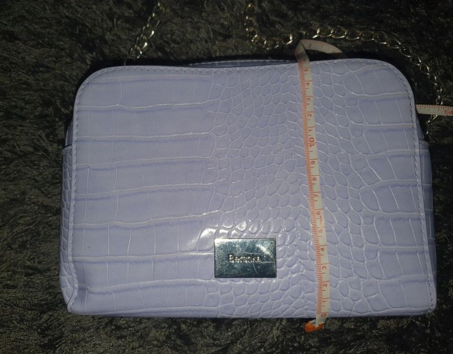 Torebka mała Bershka fiolet na łańcuszku