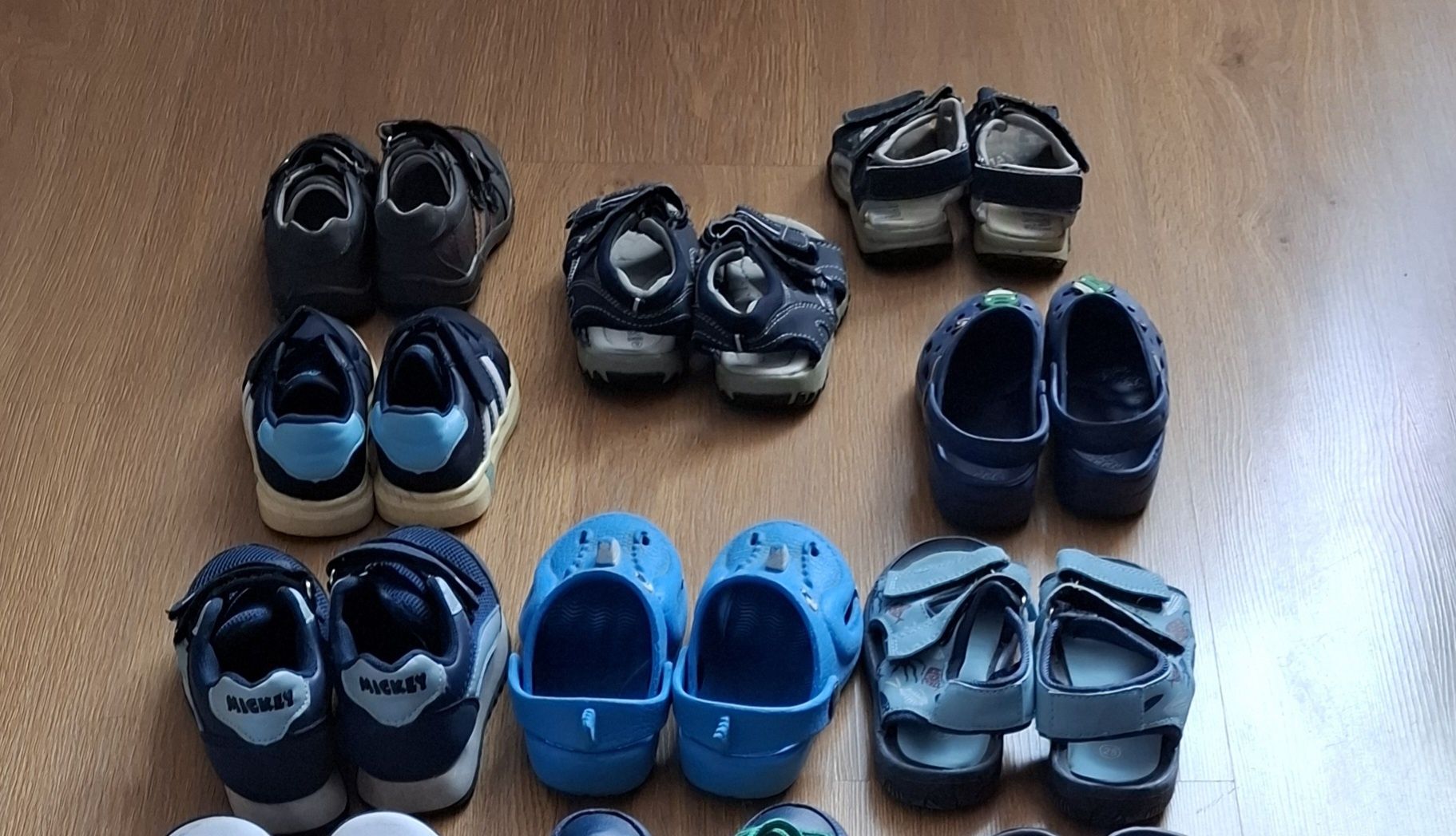 Buty dla chłopca, różne rozmiary