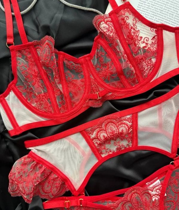 Комплект сексуальної білизни