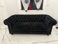 Sofa glamour czarny zamsz CHESTER AGATA MEBLE za połowę ceny