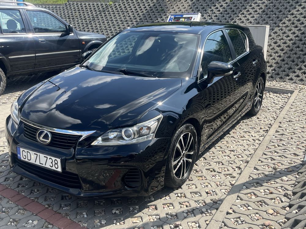 Lexus Ct200h 2011