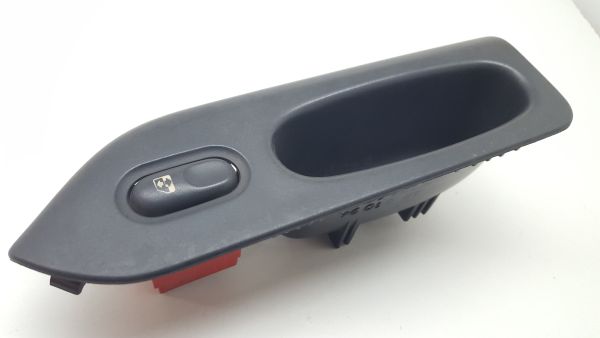 Comando / botão / interruptor vidros trás direito RENAULT Laguna I (B5