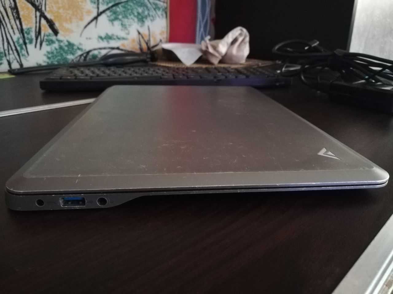Ультрабук Vizio CT14-A0