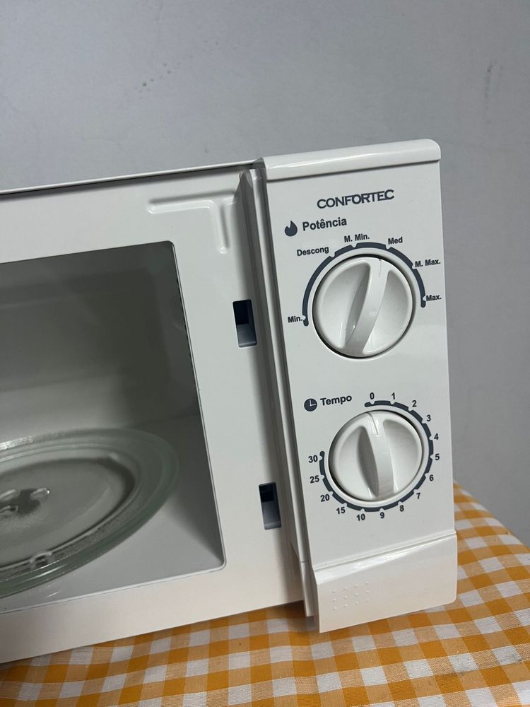 Micro-ondas Confortec MO720W