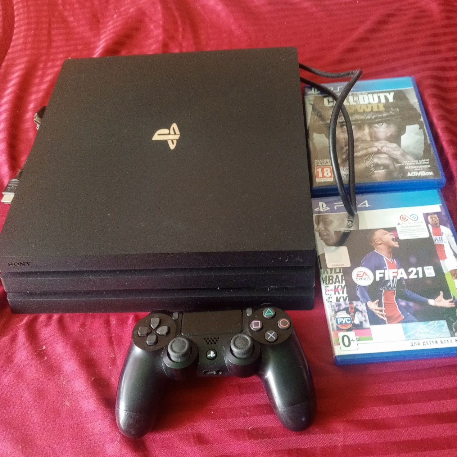 Игровая приставка PS4 PRO 1 tb