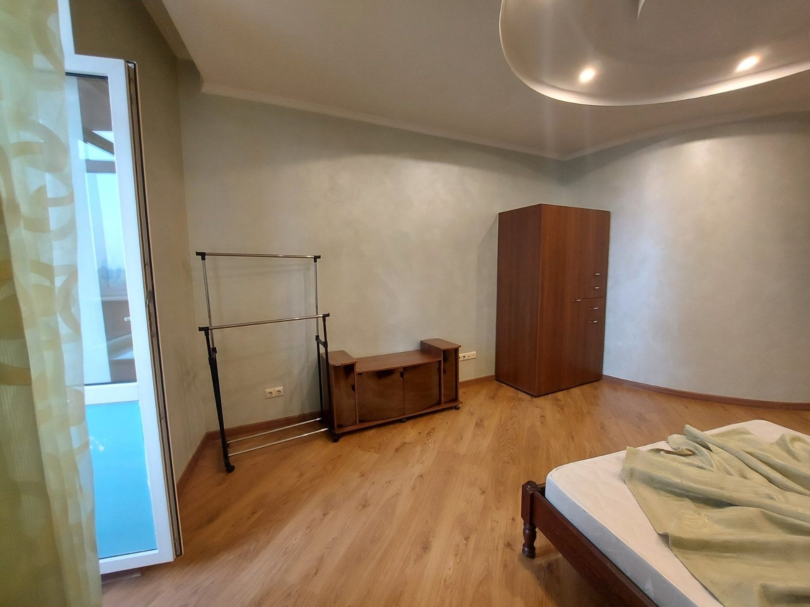 Срочно сдам 3 ком. квартиру в ЖК"Каскад", ул.Левитана 62/Королева