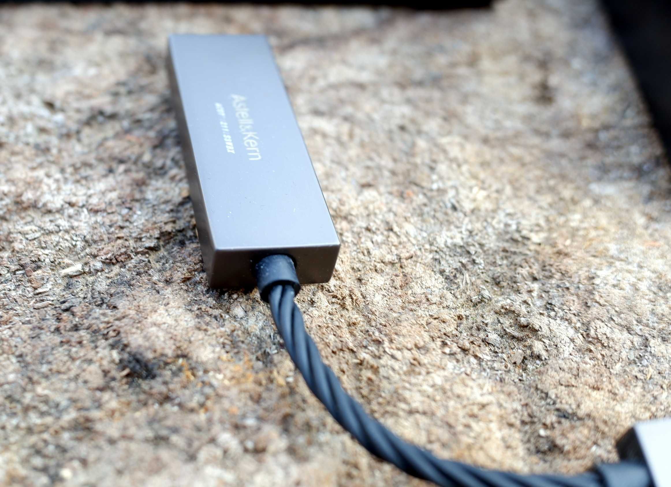 Wzmacniacz słuchawkowy przenośny Astell & Kern PEE51 usb-c