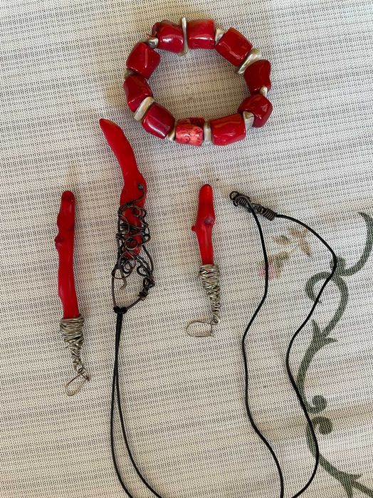 trzyczęściowy kpl z koralami