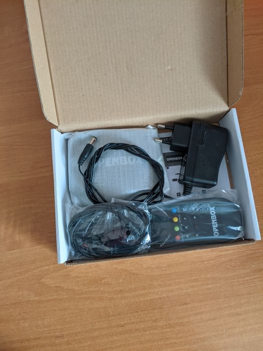 Смарт приставка Х96 и тюнер спутниового телевидения Openbox + Антена.