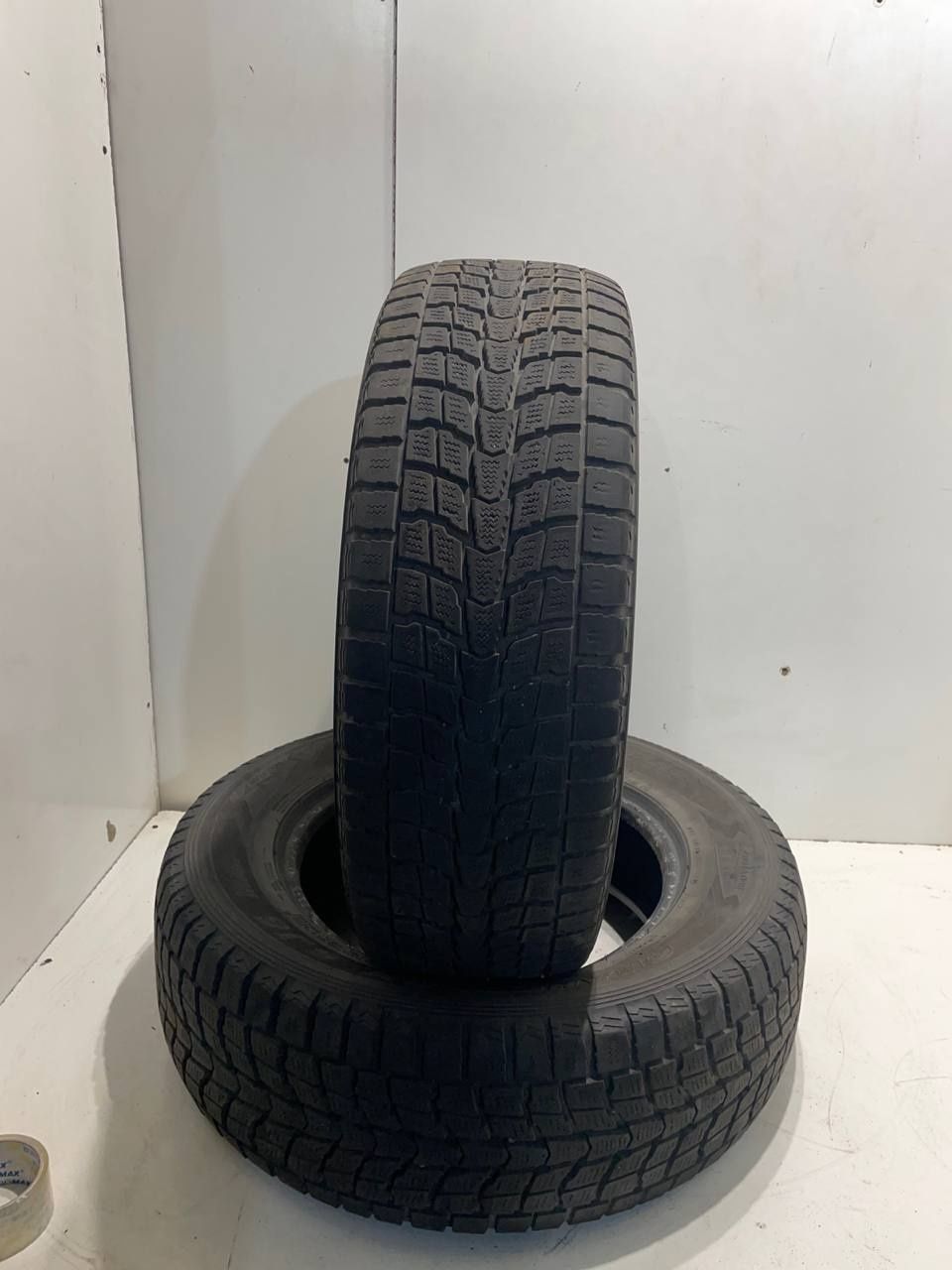 Резина зима 235/65 r17 dunlop 2007 рік