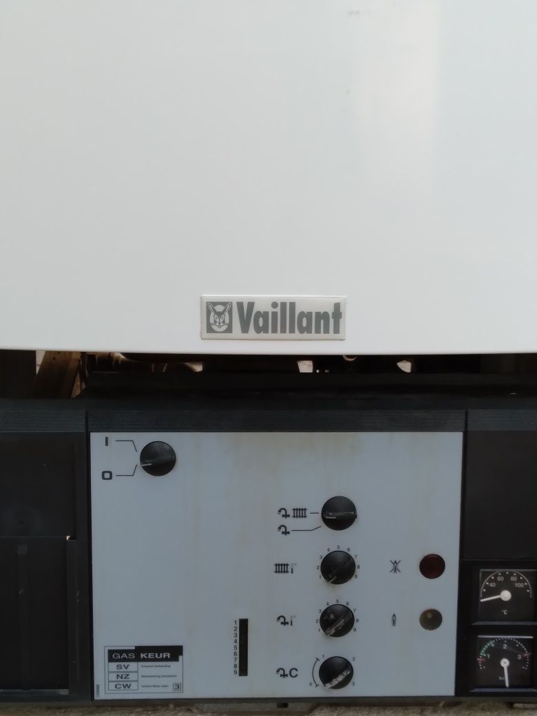 Котел-колонка  Vaillant (газ)