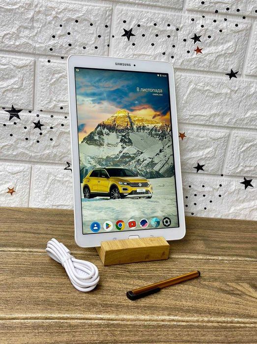 Планшет Samsung 10 дюймів (Гарний стан)