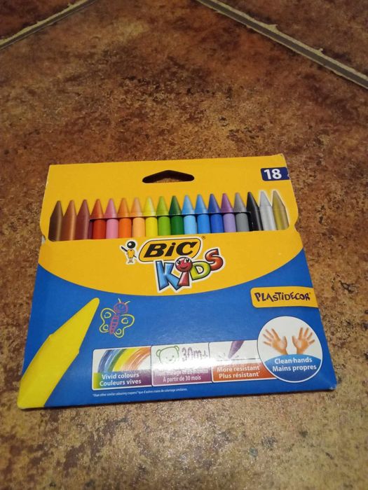 Nowe kredki świecowe BIC 18 sztuk
