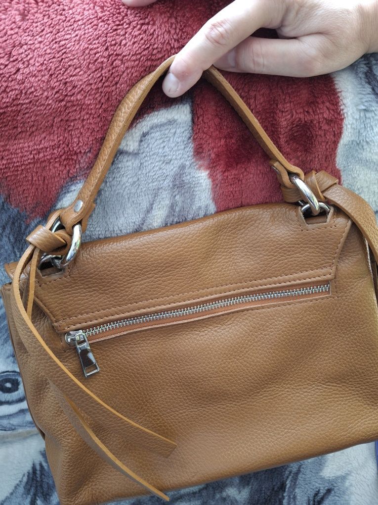 Torebkę LOCCATI w idealnym stanie sprzedam.