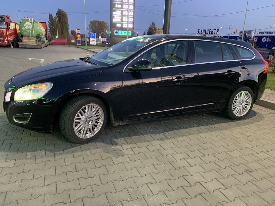 Volvo v60 2011 дизель