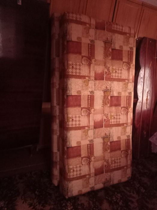 Продається дерев'яне ліжко