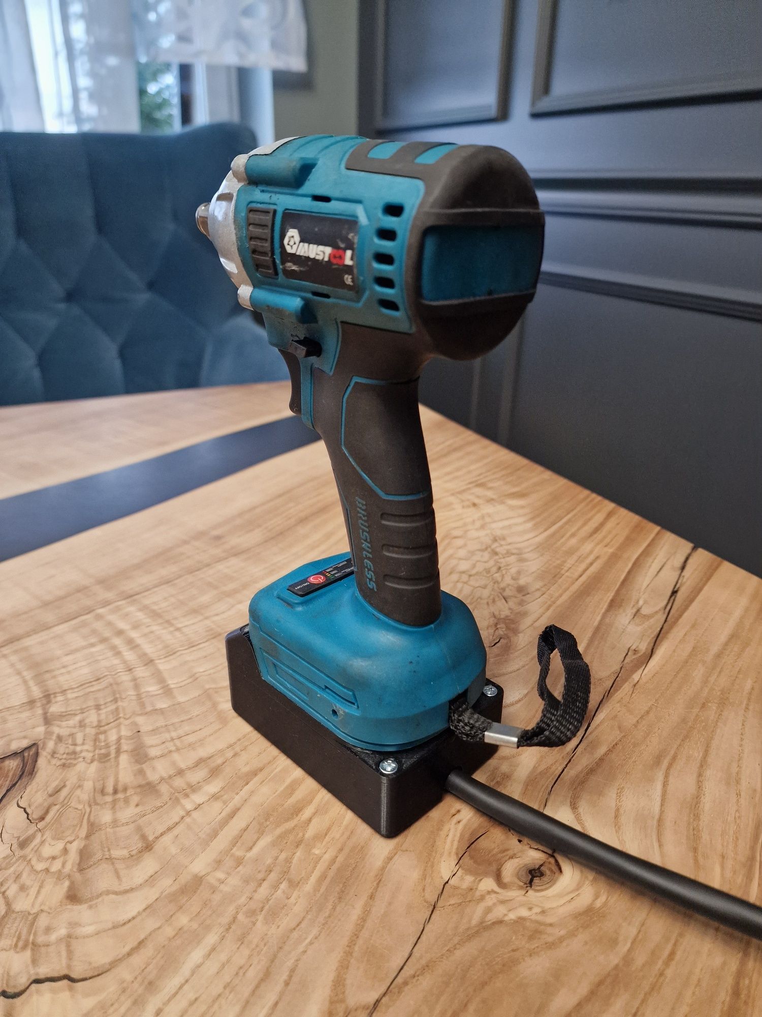 Zasilacz sieciowy Makita LXT 230V