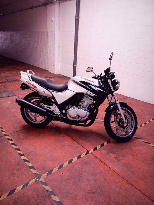CB 500 – 1998 | 33.000 km | Restauração Total