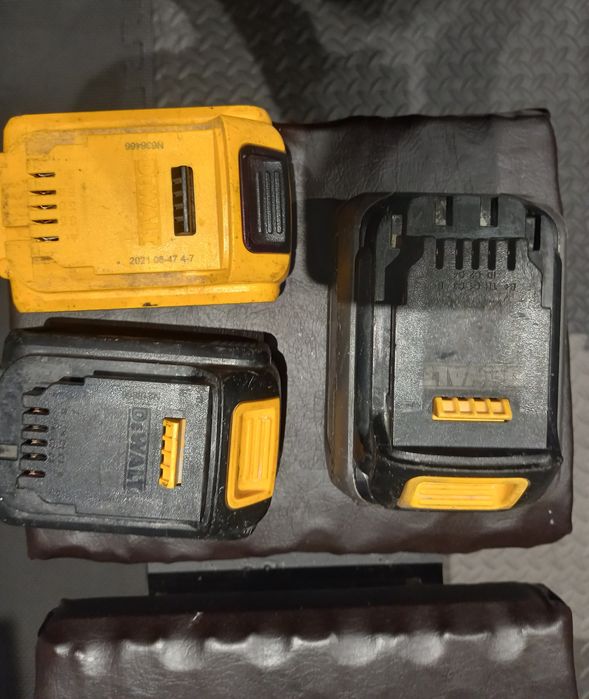 Baterie dewalt 4ah, 6ah